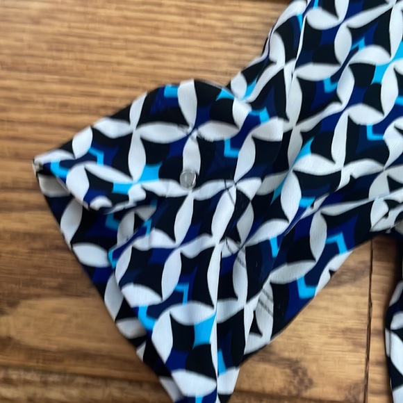 Beautiful WHBM geometric dress XXS belted elastic wrinkle free - Picture 4 of 11